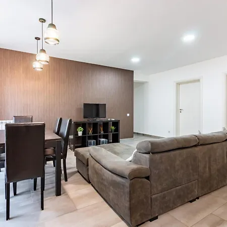Apartment Rafinat 4 In Nord